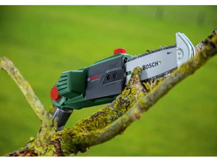 Bosch Akku Teleskop-Kettensäge UniversalChainPole 18 inkl. Akku* Leitern