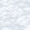 Bricoflor Vlies Babytapete Grau Weiß Kinder und Schlafzimmer Tapete mit Wolken Gezeichnet Skandinavische Vlies Mustertapete mit Himmel in Hellgrau