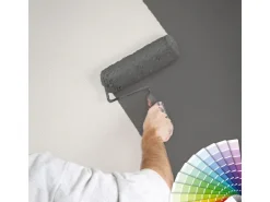 Bricoflor Weiße Tapete überstreichbar Uni Vliestapete Schlicht Ideal zum überstreichen Einfarbige Vlies Wandtapete Hell für Wohnzimmer und Küche