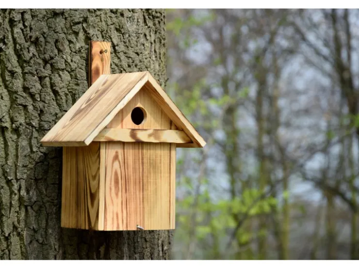 Dobar Geflammter Nistkasten mit Anflugleiste 23,5 cm x 17,5 cm x 33 cm Kiefer* Vogelbedarf