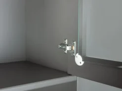 ebuy24 Luzerna Vitrinenschrank mit 3+2 Türen und 3 Schubladen Grau Braun* Vitrinen