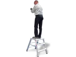 Euroline Premium 30581 Stufenstehleiter Breit 2x2 Stufen* Klapptritte