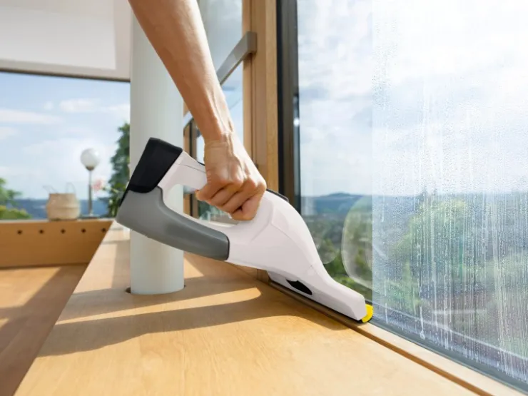 Kärcher Akku-Fenstersauger WV 6 Plus* Reinigung