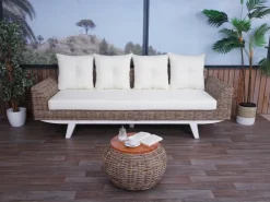 MCW Sofa M32