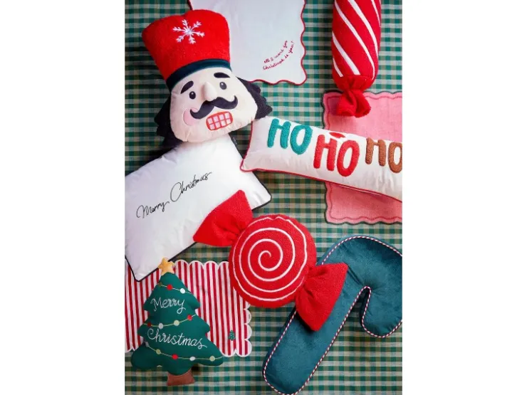 MICA Decorations Kissen Süßigkeiten 54 cm x 10 cm x 31 cm Rot