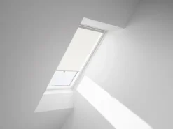 Velux Sichtschutzrollo mit Haltekrallen RHL 100 1086