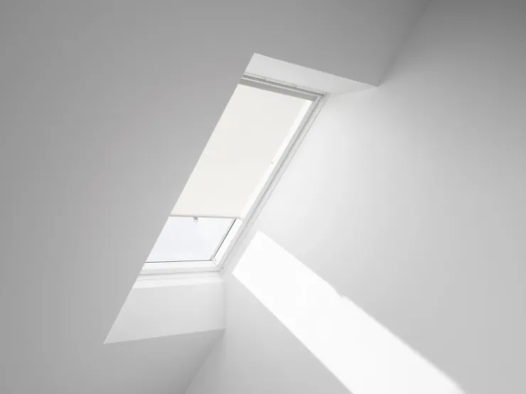 Velux Sichtschutzrollo mit Haltekrallen RHL 100 1086